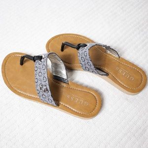 NWOT Guess Grey Logo Flip Flops